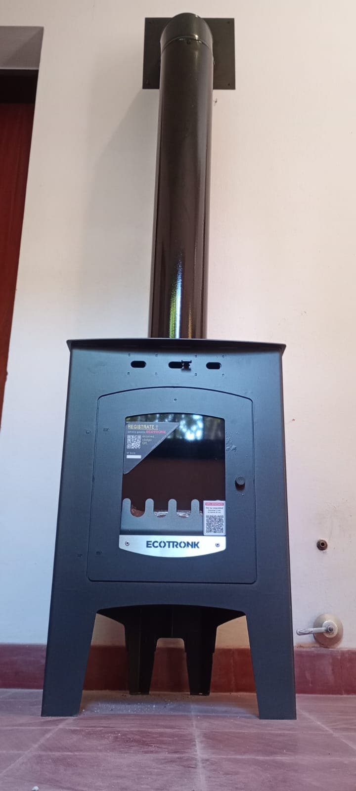 Estufa a leña Ecotronk – Trabajo de climatización en Calmayo, Cordoba por Docta Climatización
